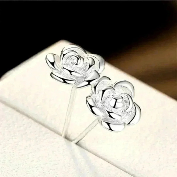 New Beautiful 925 Silver Rose Studs - Picture 3 of 4